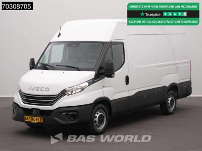 Iveco Daily 35S18 3.0L Automaat L2H2 180PK ACC Airco Cruise Camera Parkeersensoren CarPlay Stoelverwarmin sold by BAS World B.V.