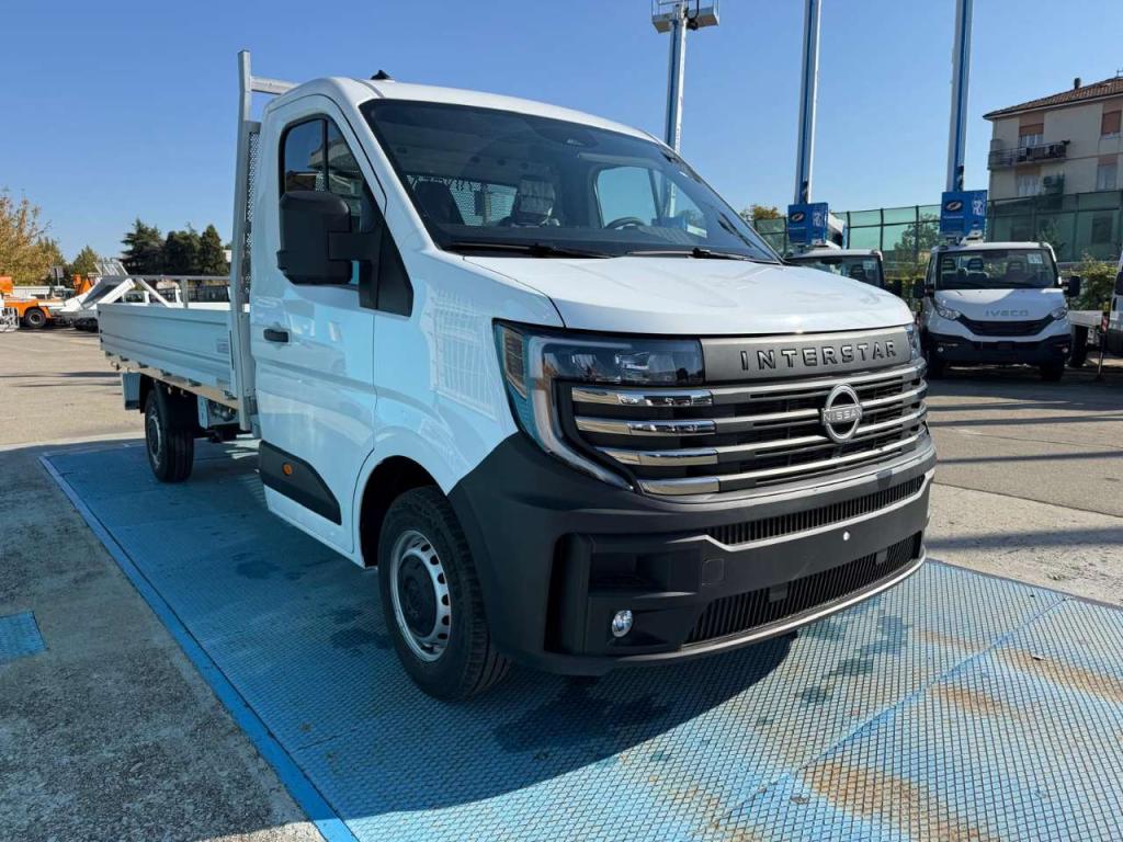 Nissan Interstar Photo 6