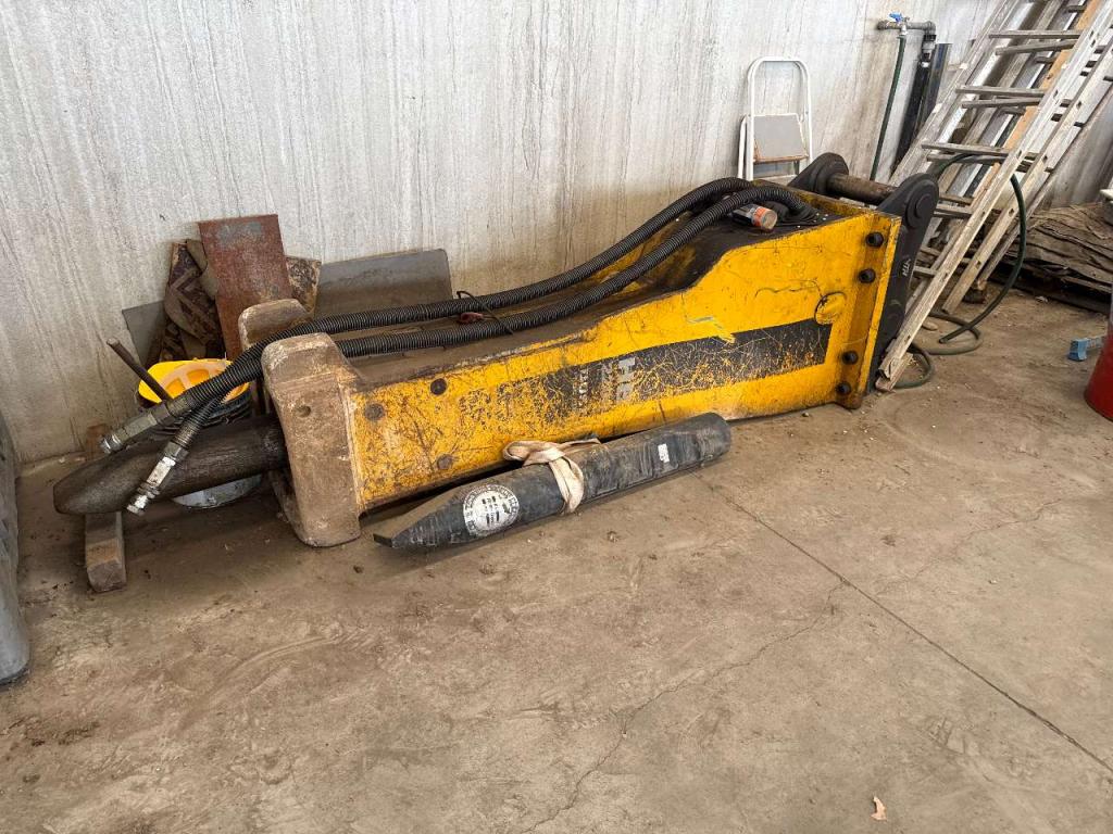 Atlas Copco HB 2200 Dust Photo 1
