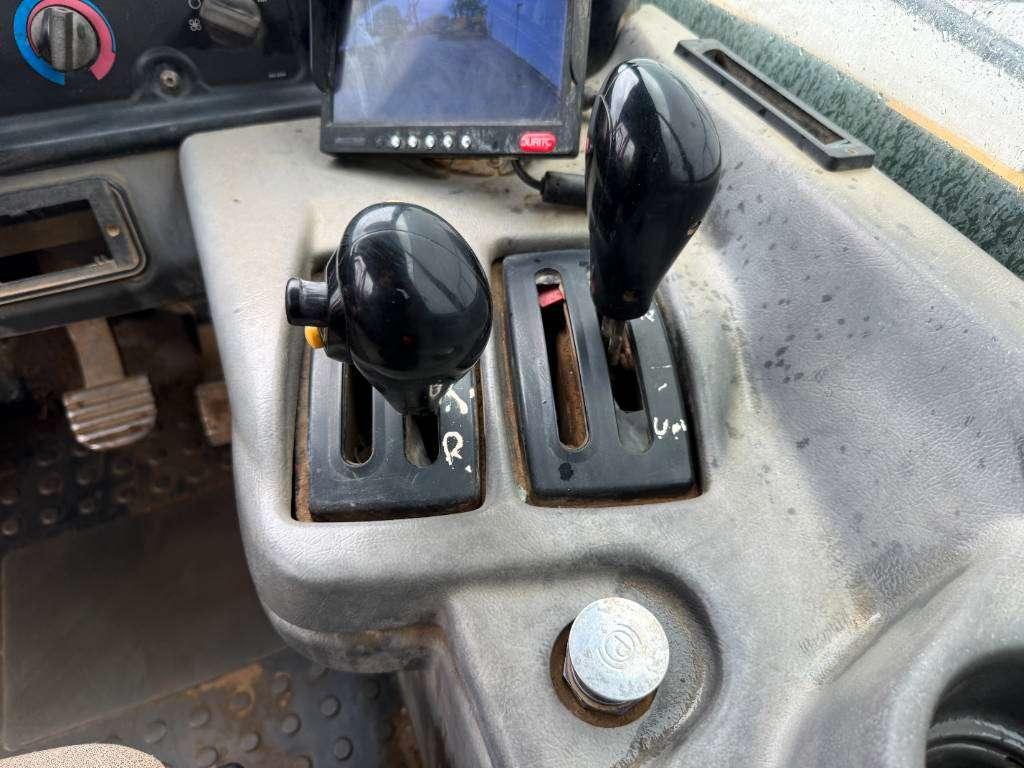 Caterpillar 725 - Body Heating / Backup Camera Photo 9
