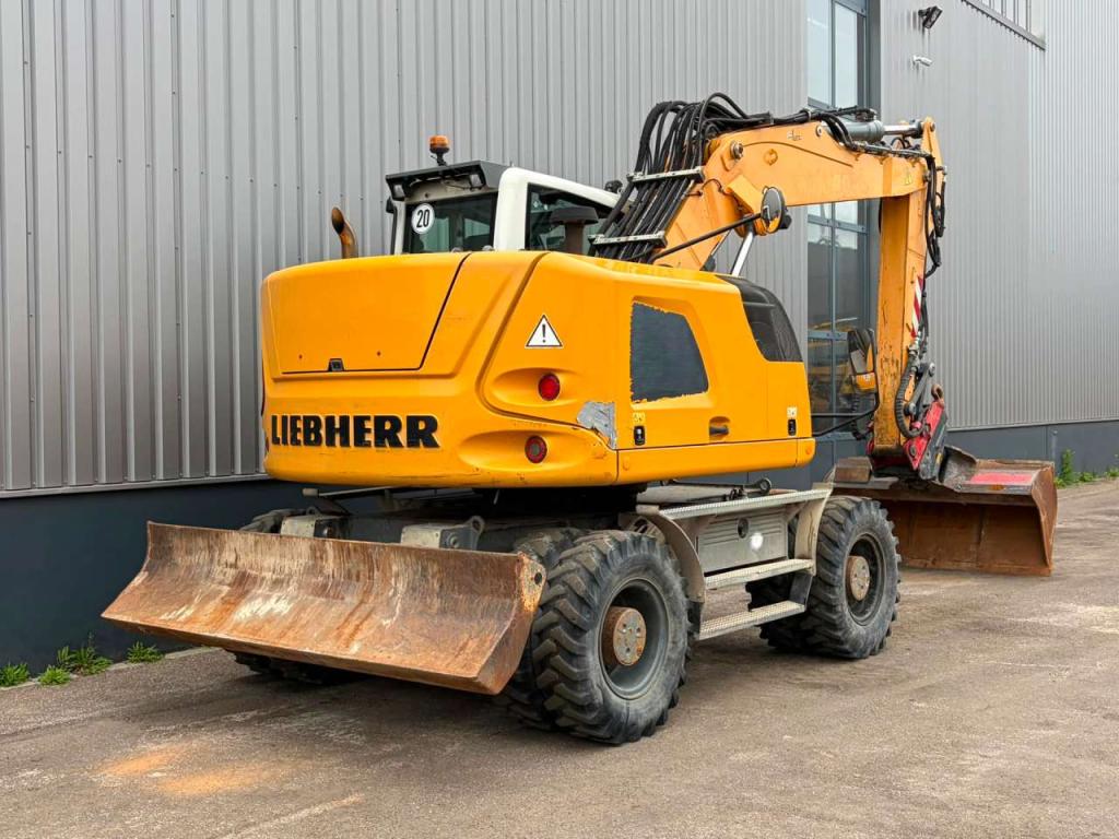 Liebherr A918 Compact Litronic Photo 5