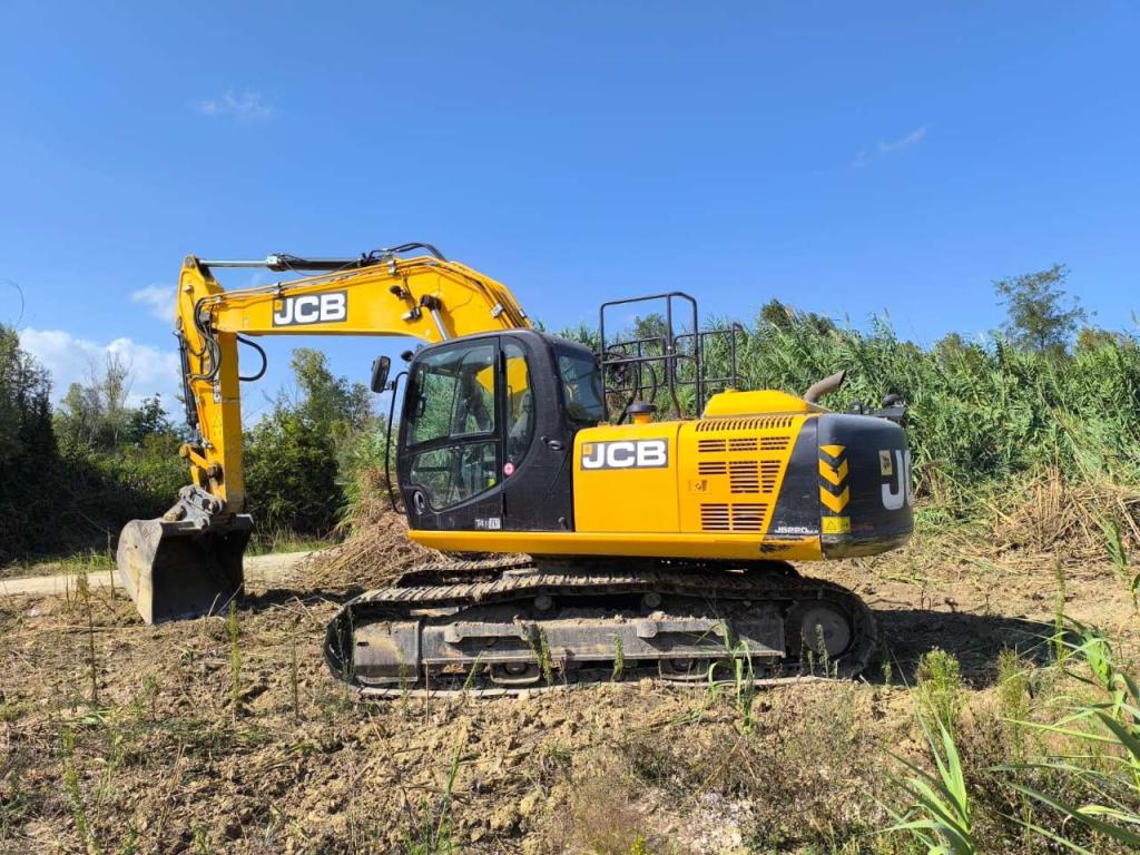 JCB JS220 Photo 2