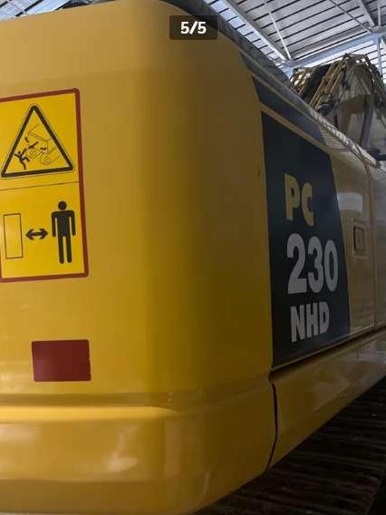 Komatsu PC 230 NHD Photo 2