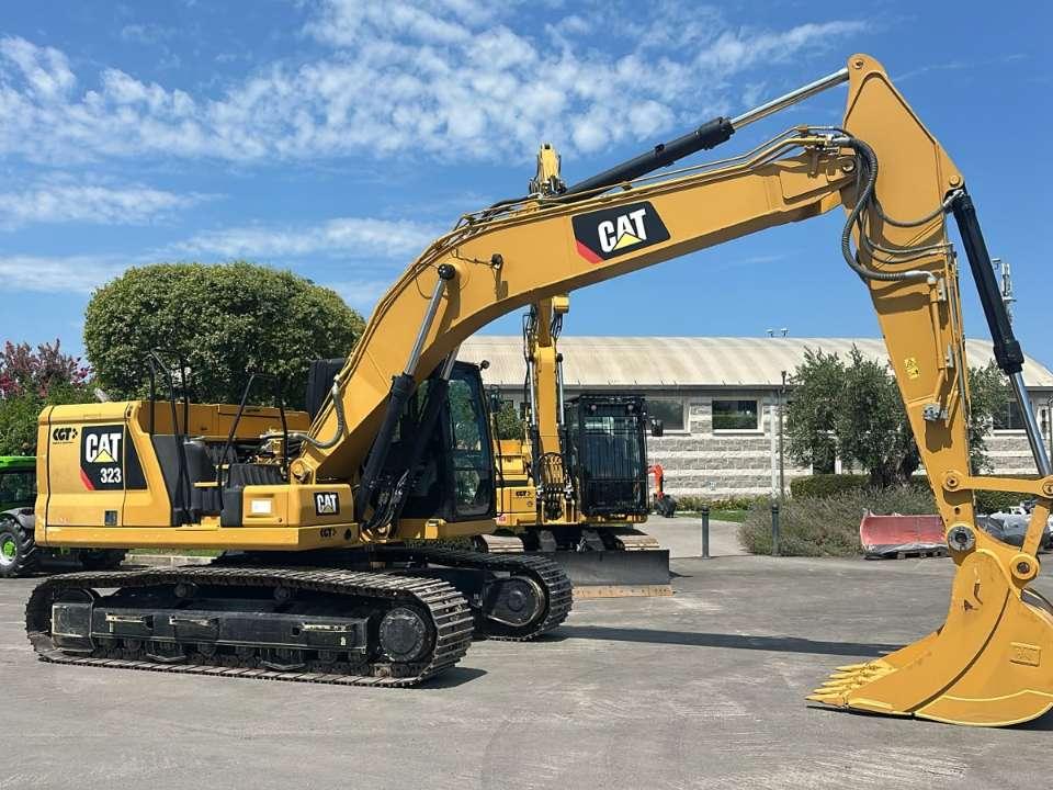Caterpillar 323 Photo 2