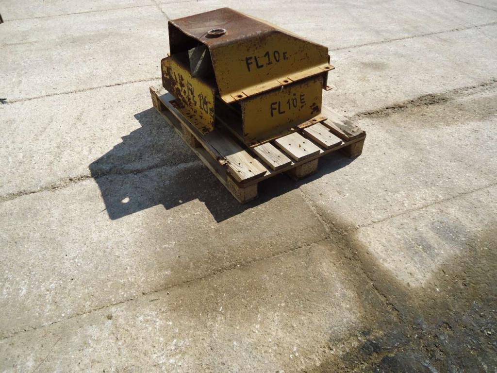 Lower armor plates for Fiat Allis FL10E Photo 3