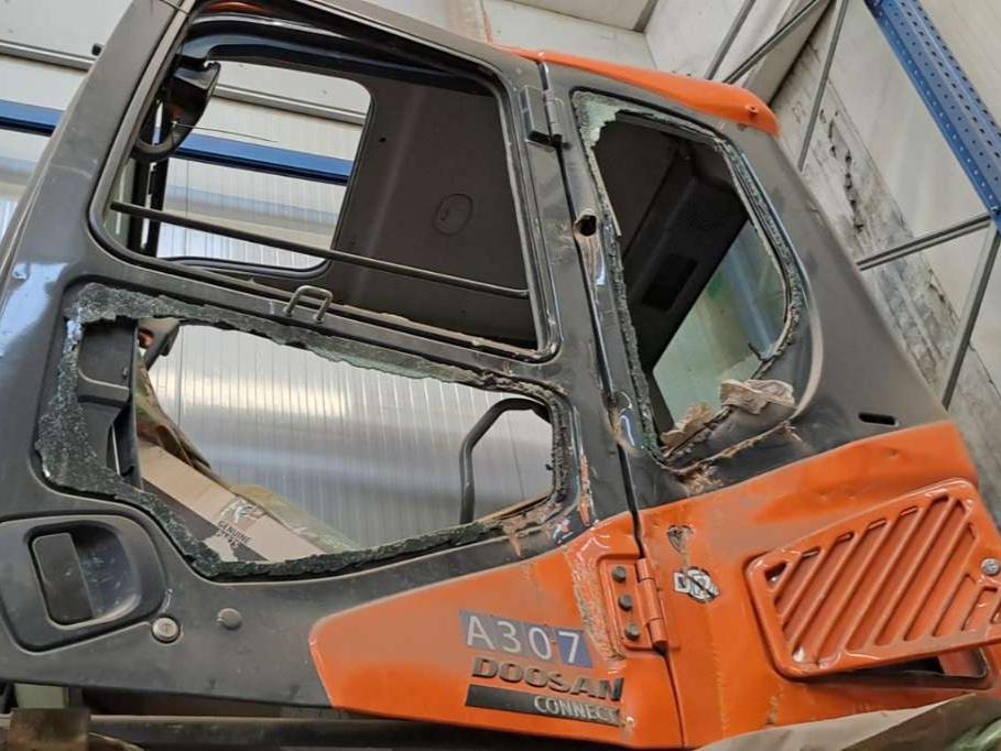 Doosan Cab for Doosan DX235NLC-5 Photo 1