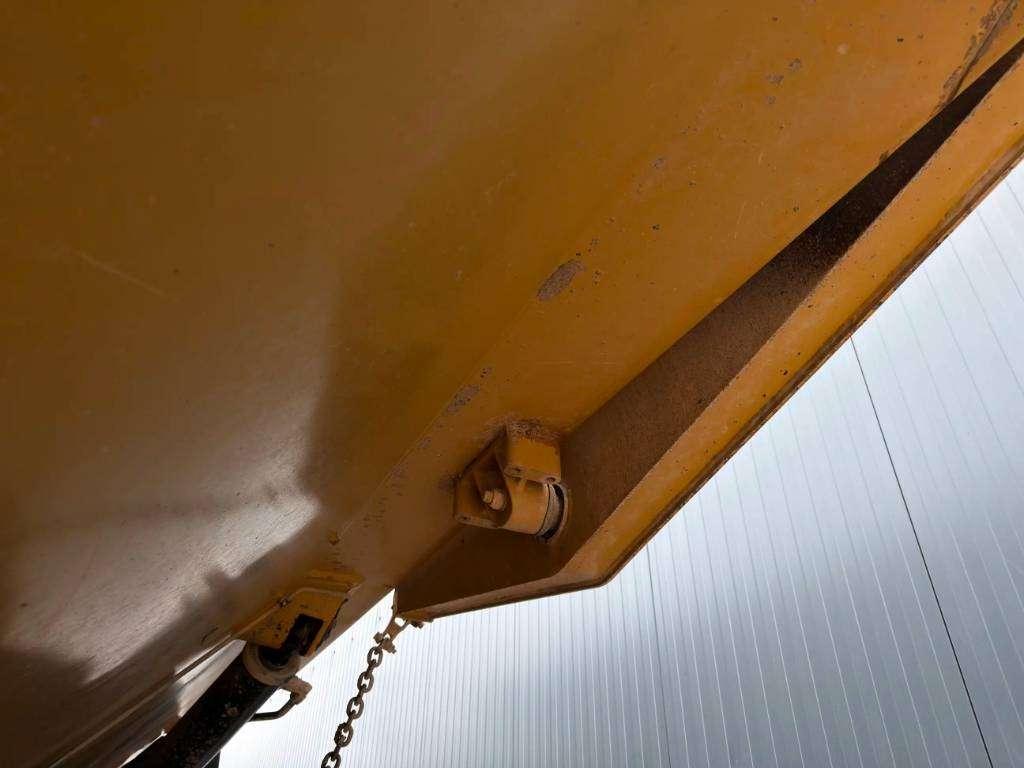 Caterpillar 740B Photo 11