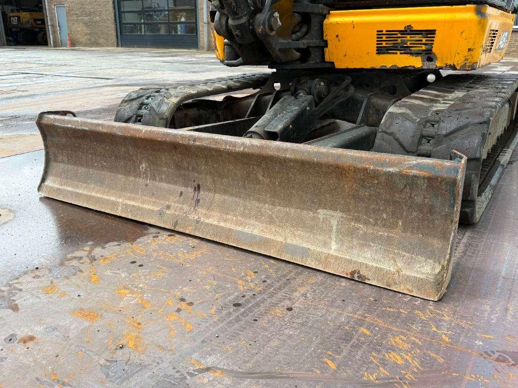 JCB 48Z-1 - Hammer Lines / Quick Coupler Photo 16