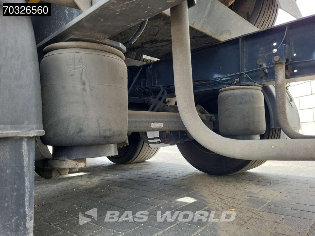 Kässbohrer CS Lift Axle Photo 17
