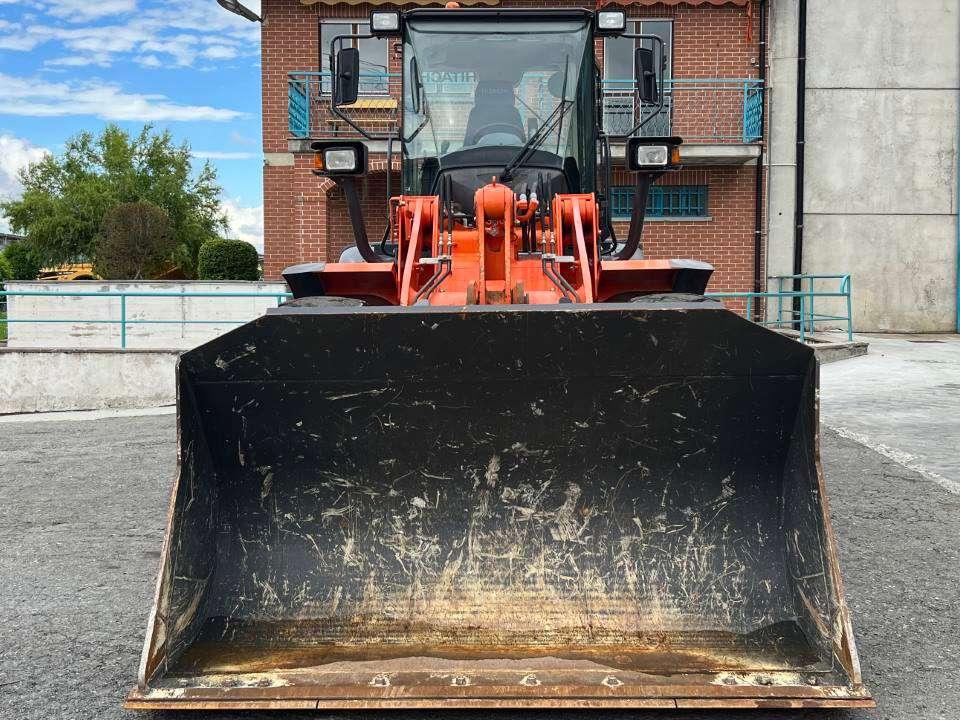 Hitachi ZW140-5B Photo 14