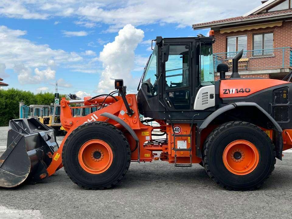 Hitachi ZW140-5B Photo 2