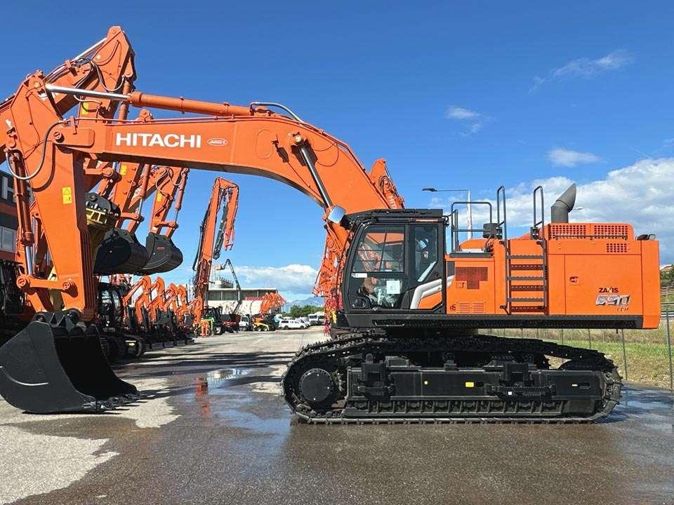 Hitachi ZX690LCH-7 Photo 2