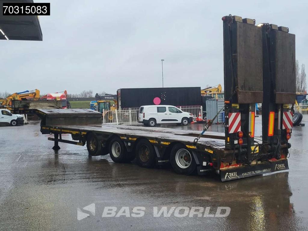 Faymonville F-S44-1ALN Extendable Ramps Steering Axle Photo 5