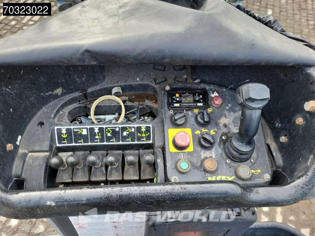 NIFTY HR21DE 2WD Photo 26