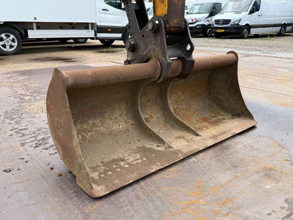 JCB 48Z-1 - Hammer Lines / Quick Coupler Photo 15
