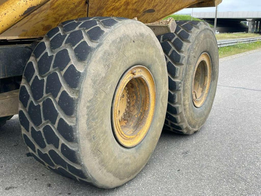 Komatsu HM300 Photo 11