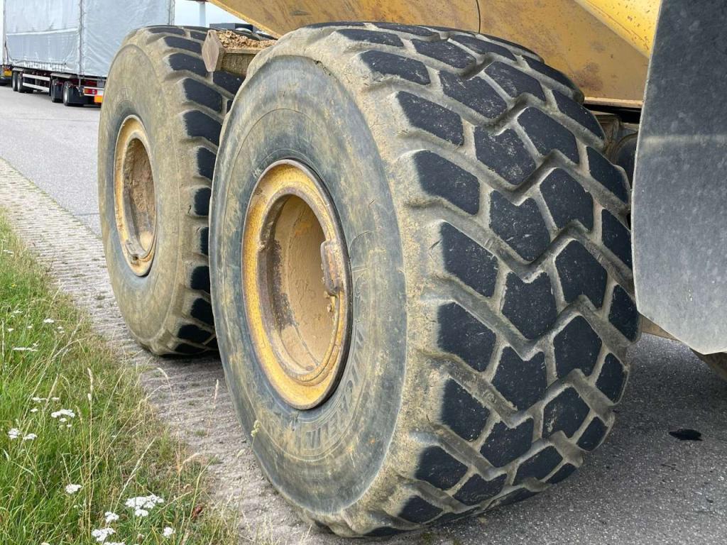 Komatsu HM300 Photo 14