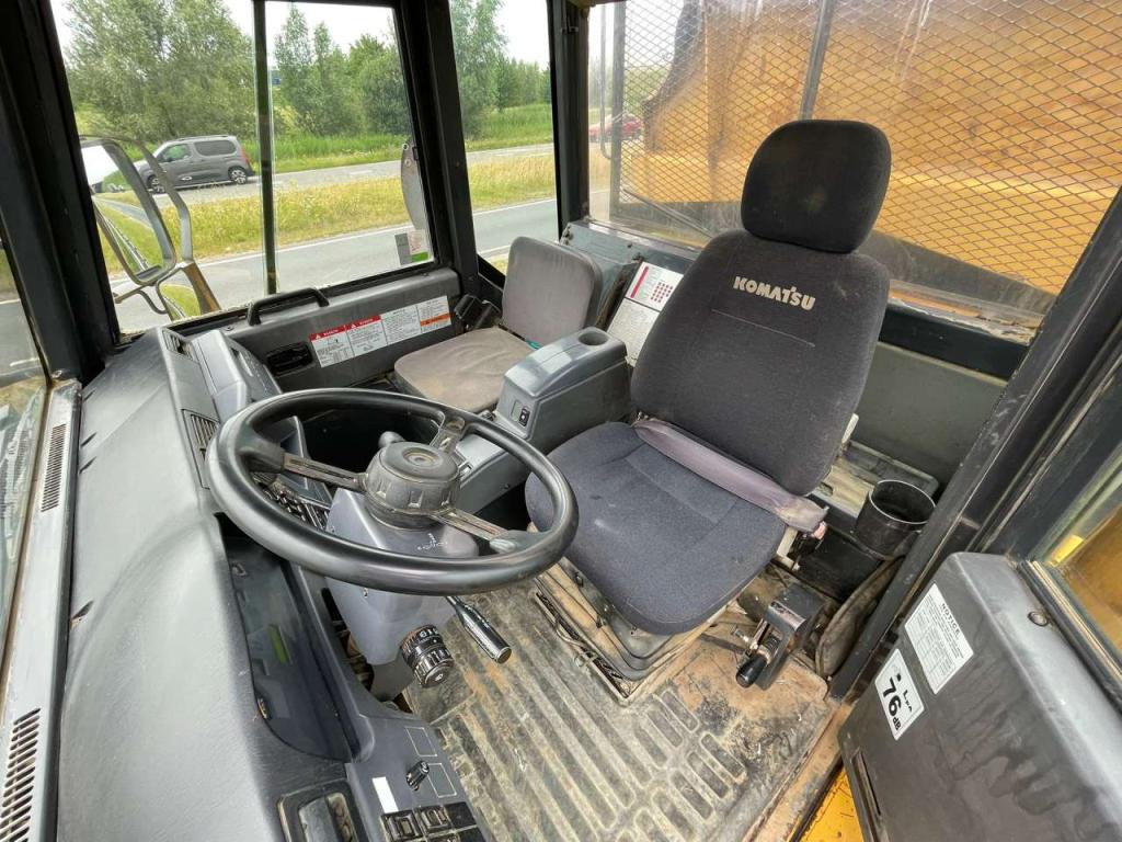 Komatsu HM300 Photo 17