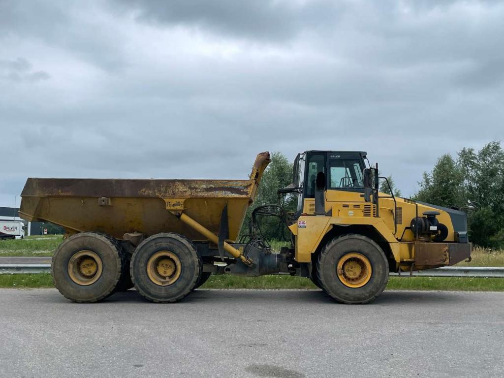Komatsu HM300 Photo 6