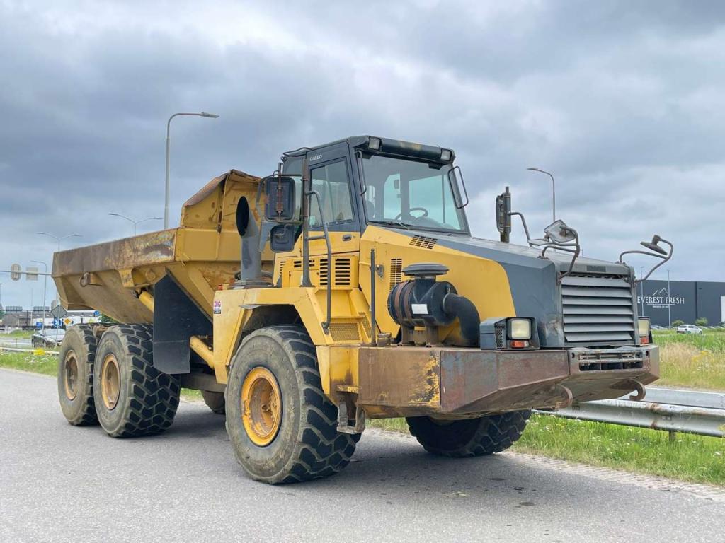 Komatsu HM300 Photo 7