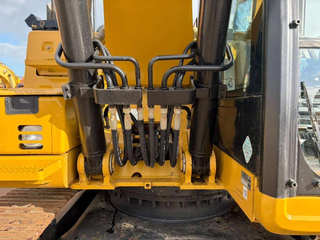 Caterpillar 323FLN Photo 11
