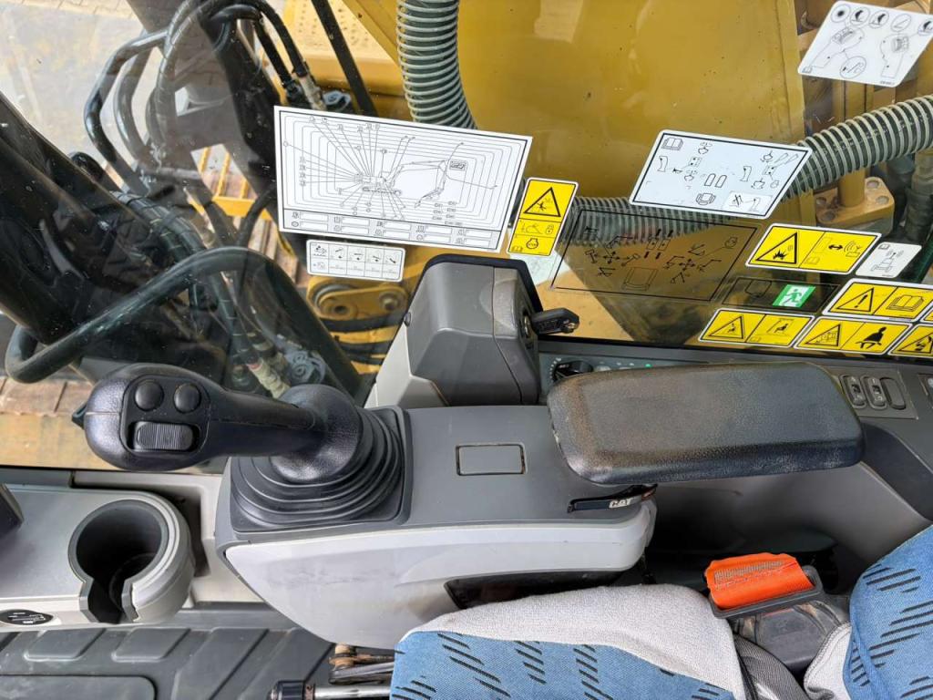 Caterpillar 323FLN Photo 23