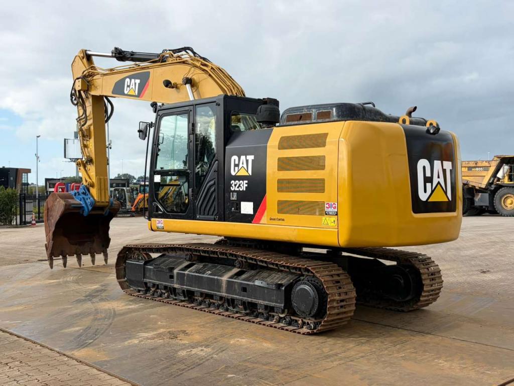Caterpillar 323FLN Photo 3
