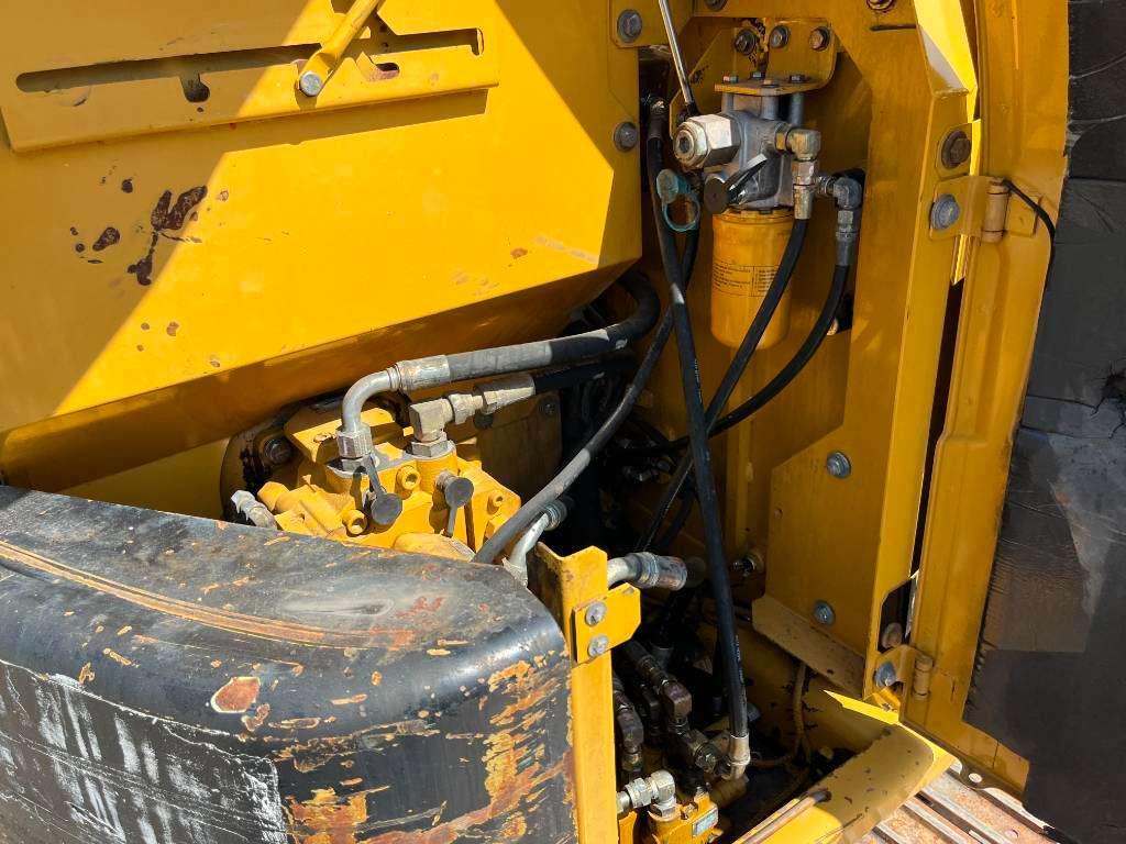 Caterpillar 307C - Blade / Quick Coupler / Climate Control Photo 26
