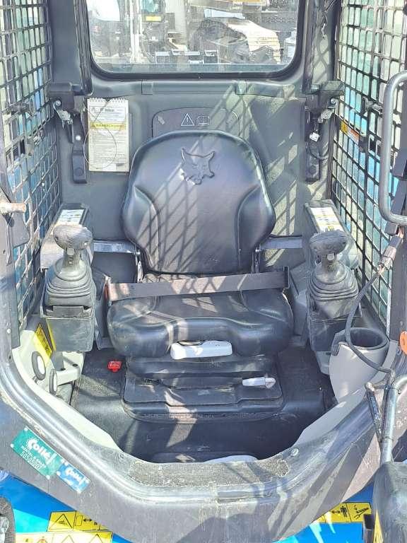 Bobcat T450J Photo 10