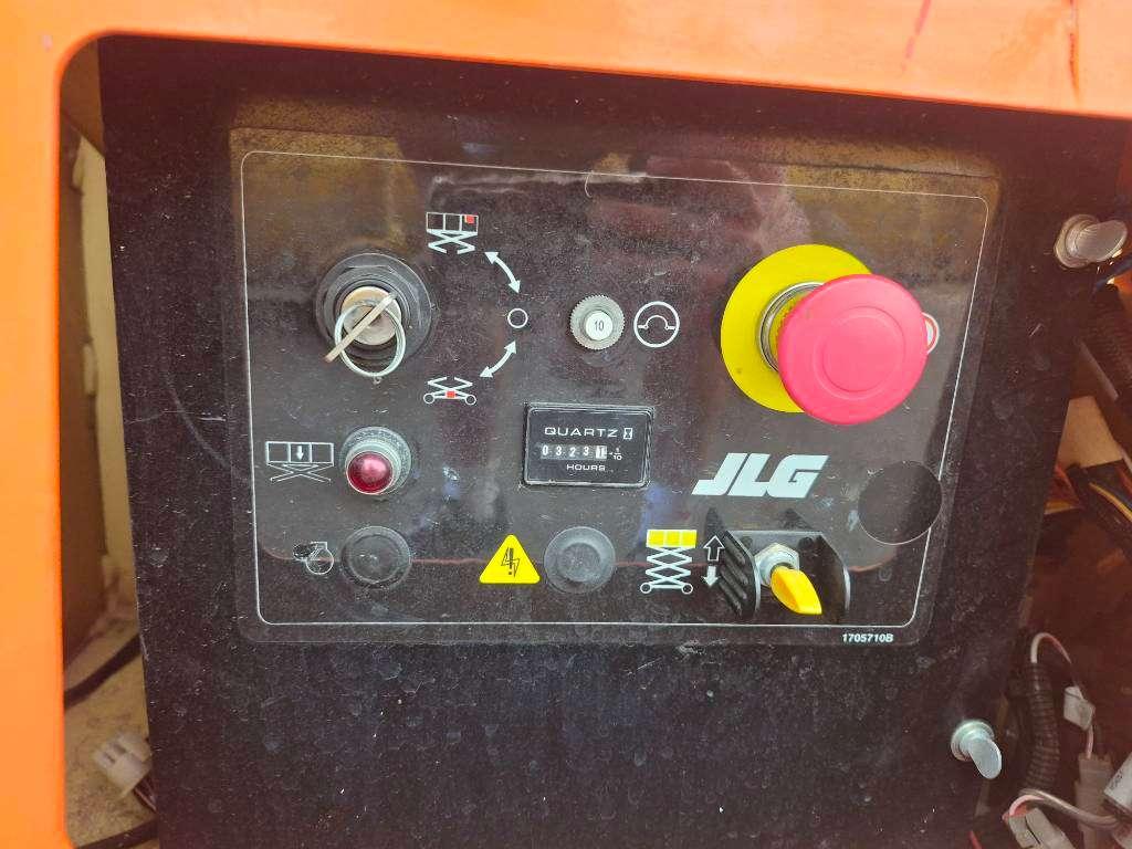 JLG 4096 LE (Multiple units available) Photo 14