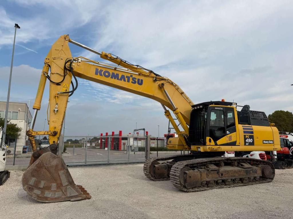 Komatsu PC490LC-11E0 Photo 1