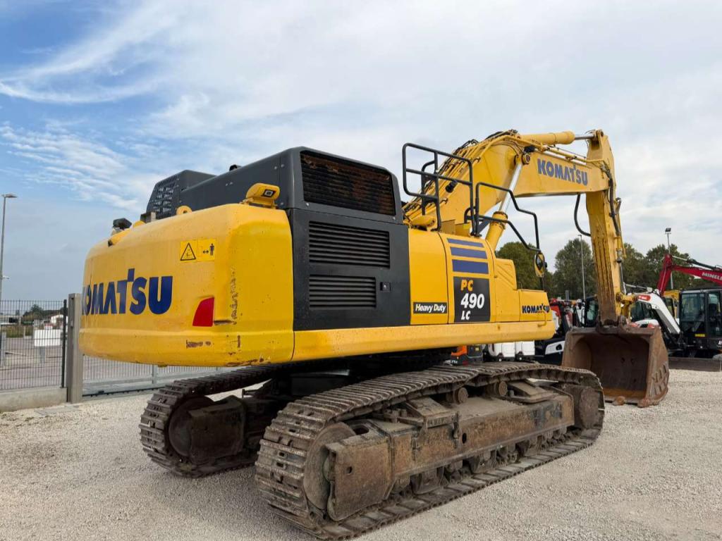 Komatsu PC490LC-11E0 Photo 4