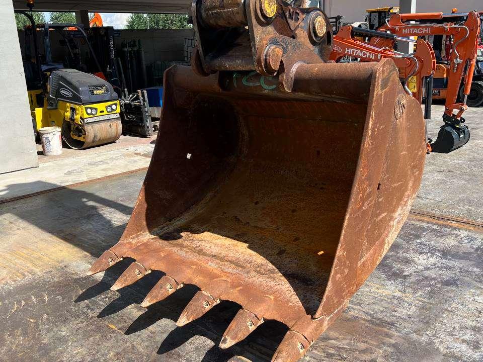 Kobelco SK260SR-3 Photo 5