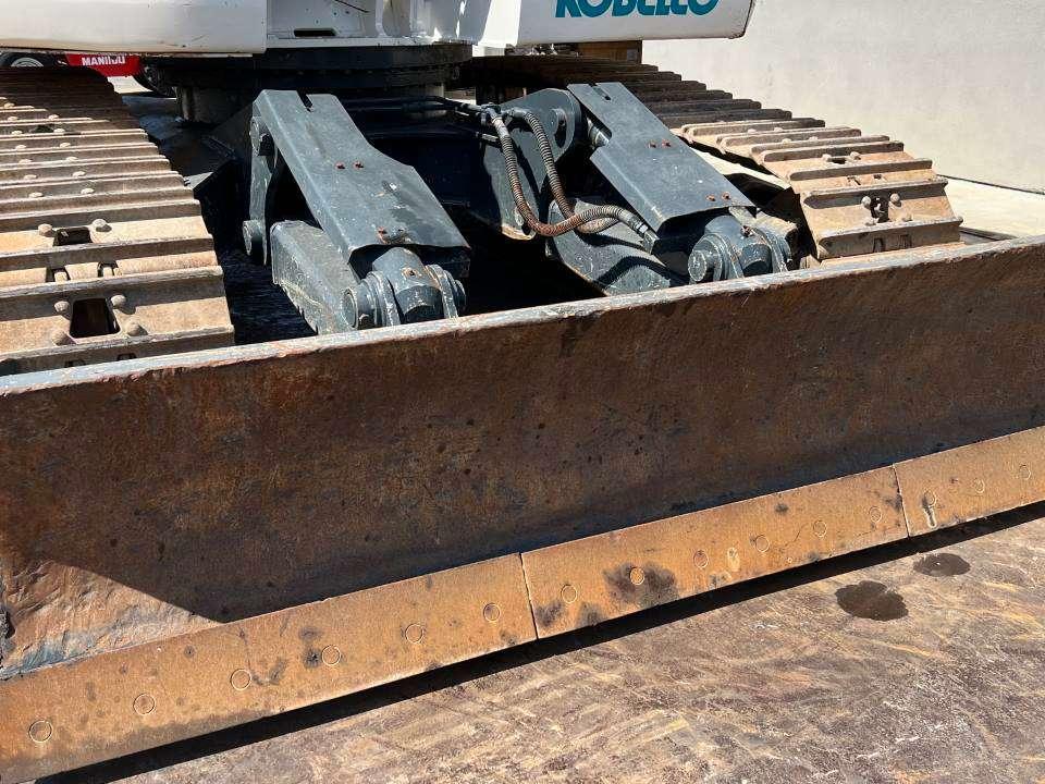 Kobelco SK260SR-3 Photo 6