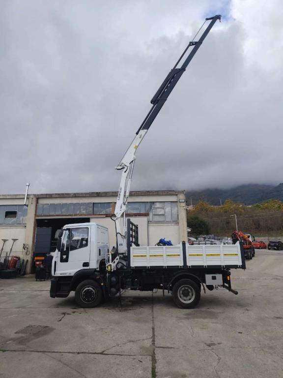 Iveco EUROCARGO 120E28P Photo 2