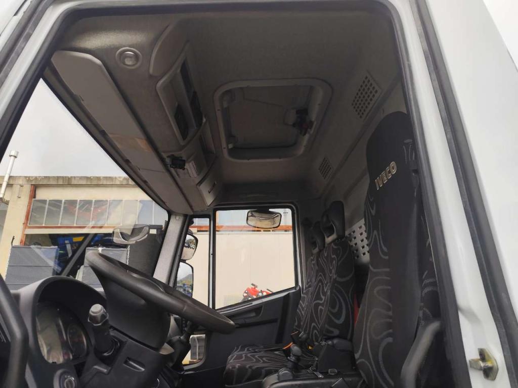 Iveco EUROCARGO 120E28P Photo 23