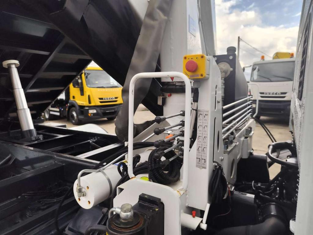Iveco EUROCARGO 120E28P Photo 27