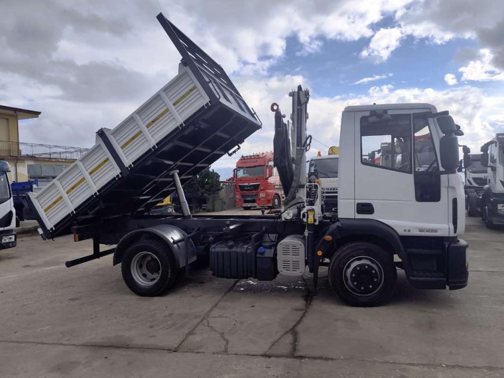 Iveco EUROCARGO 120E28P Photo 28