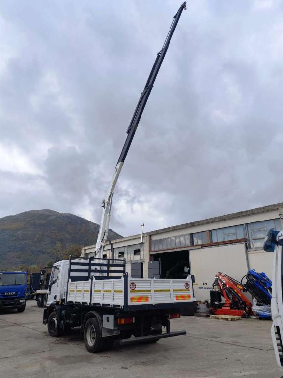 Iveco EUROCARGO 120E28P Photo 3