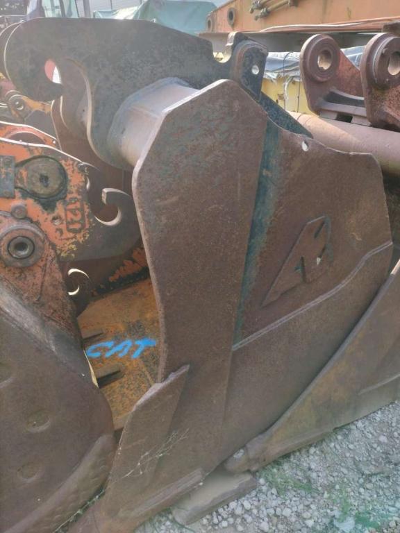 Caterpillar 323 Photo 4
