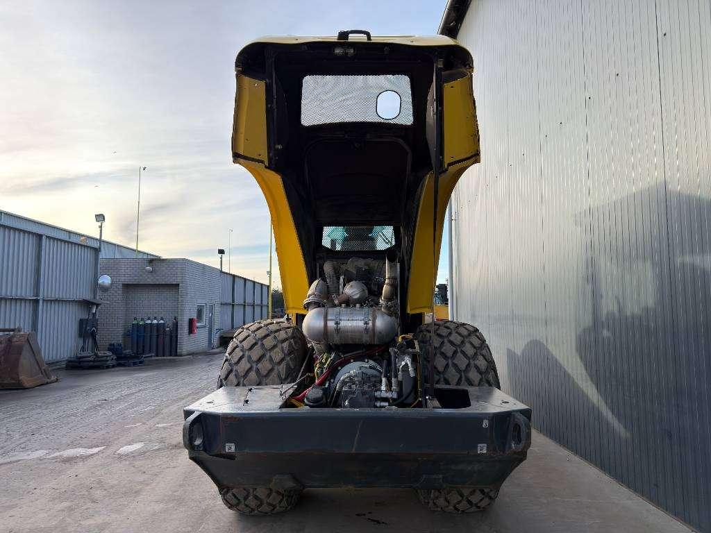 Bomag BW213D-5 Photo 30