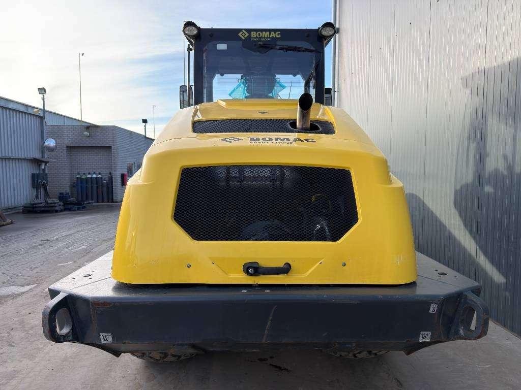 Bomag BW213D-5 Photo 4