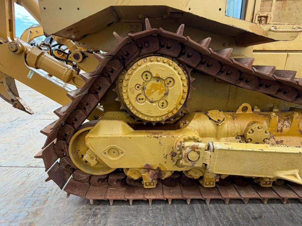 Caterpillar D8R Photo 16