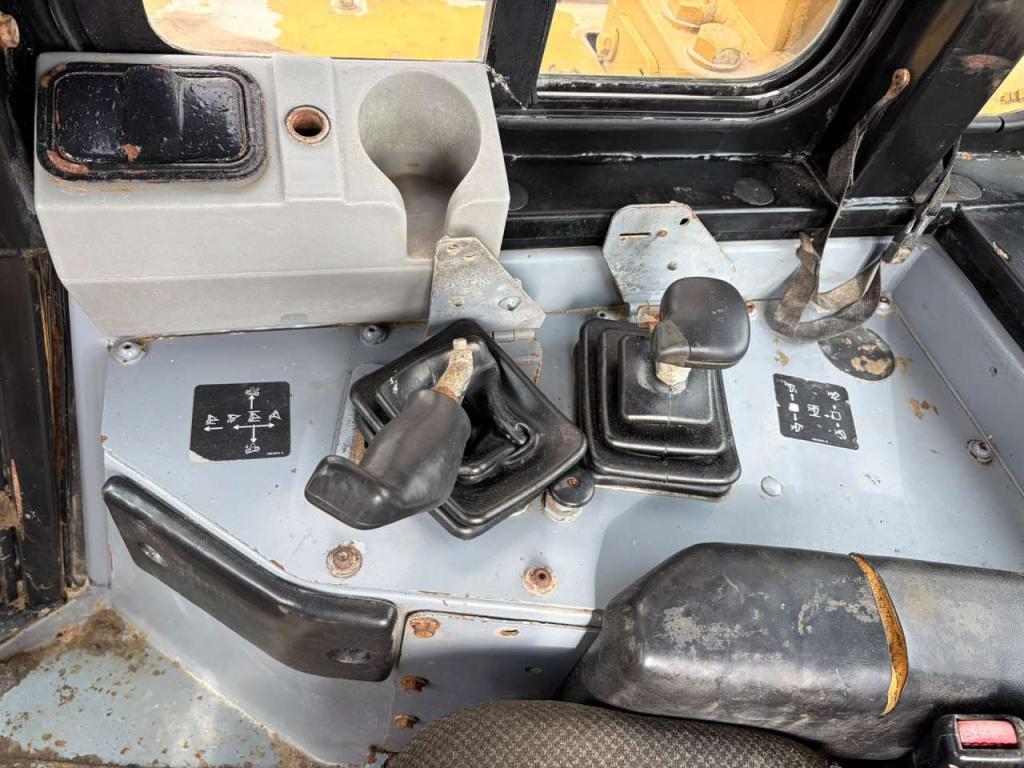 Caterpillar D8R Photo 21