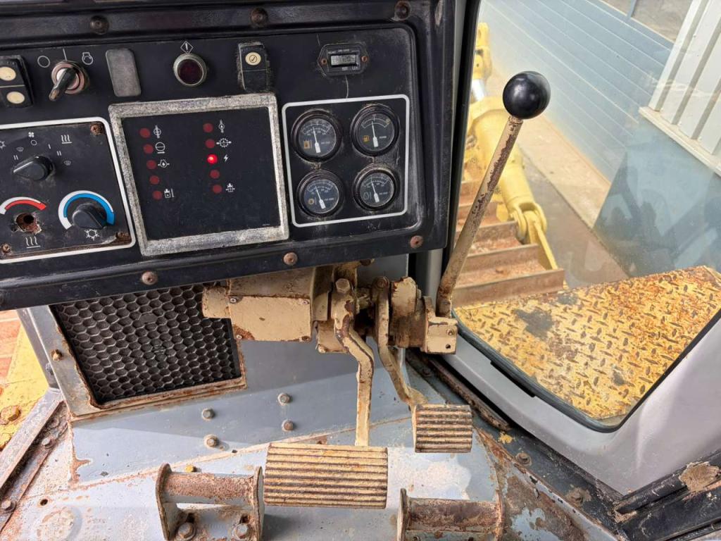 Caterpillar D8R Photo 24