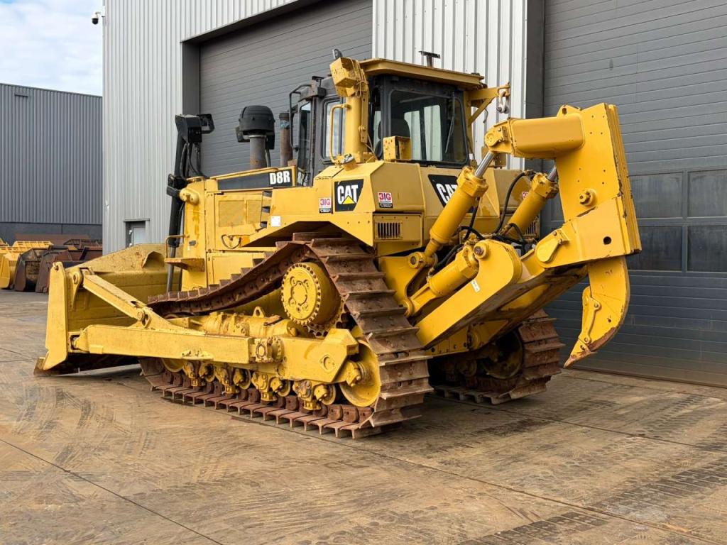 Caterpillar D8R Photo 3