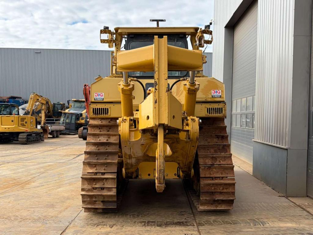 Caterpillar D8R Photo 4