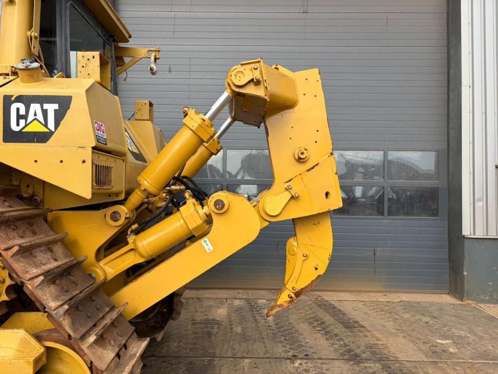 Caterpillar D8R Photo 5