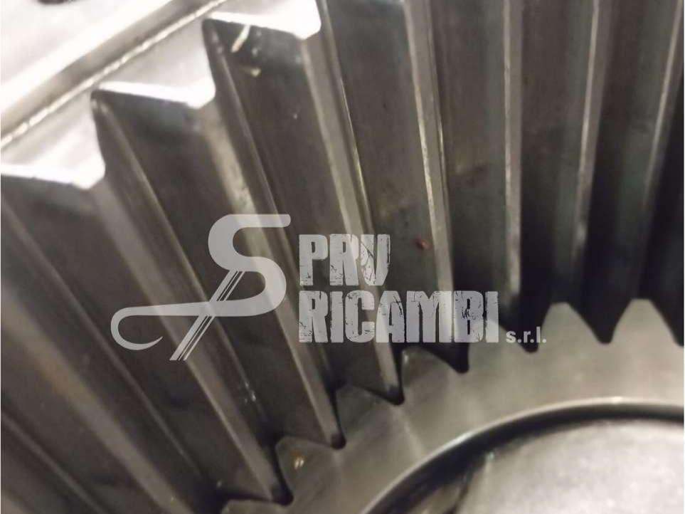 Traction drive for New Holland E 245 C Photo 3