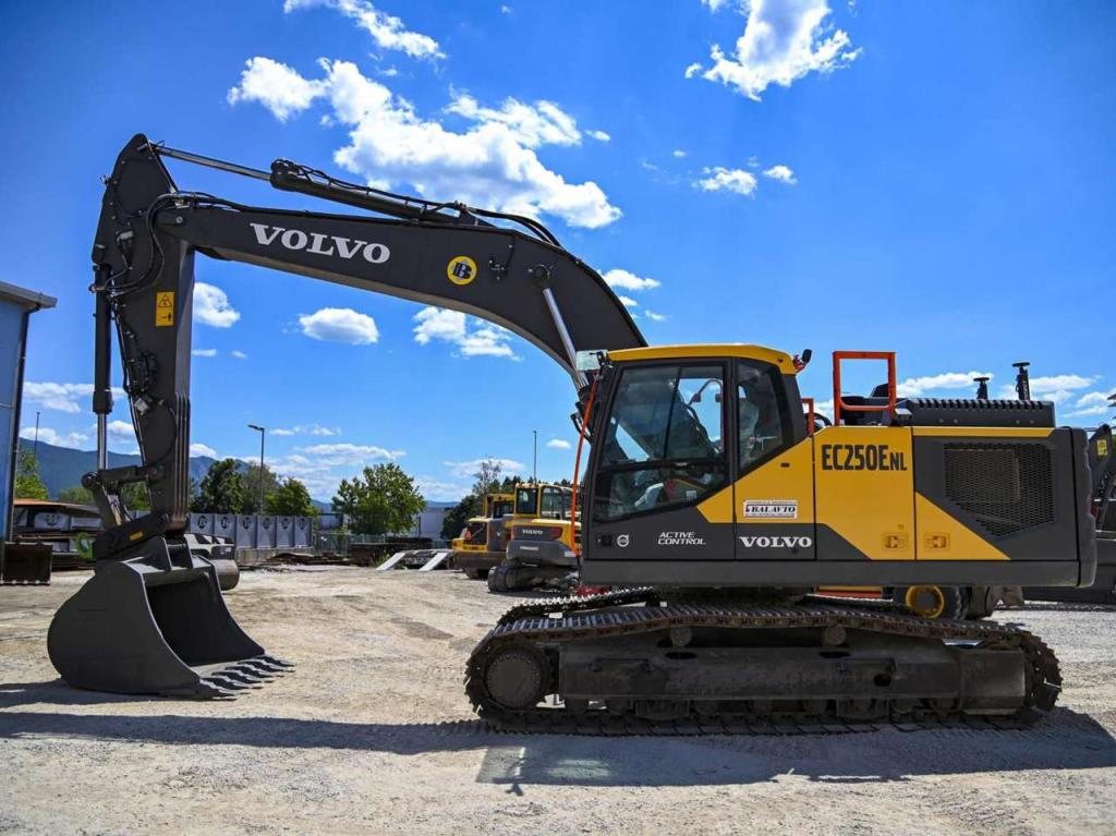 Volvo EC250ENL Photo 2